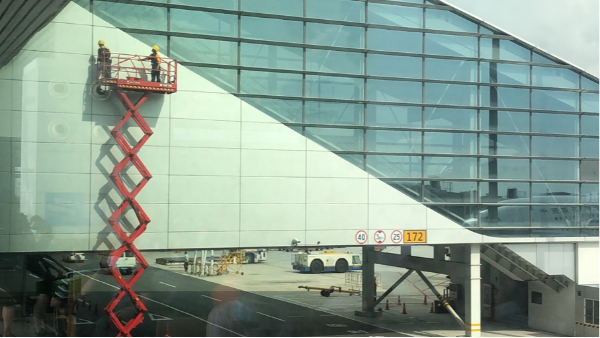 英特寶水性無機(jī)陶瓷涂料，讓建筑表面持久煥新，清潔不再麻煩！