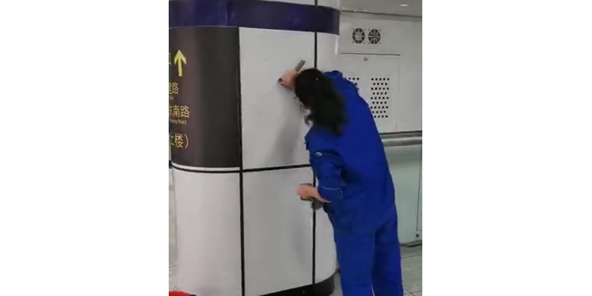 憑什么敢說英特寶水性無機(jī)陶瓷涂料極易清潔？看完你就知道了。